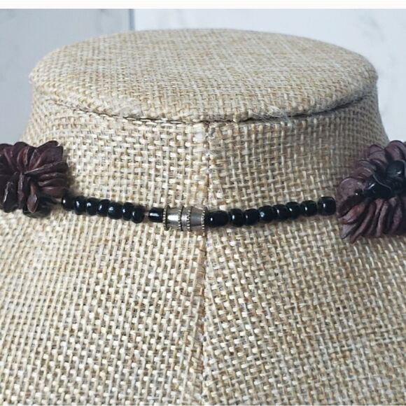 ARTISAN Coconut Shell Beaded Twist Necklace - Picture 5 of 9